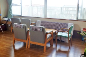 テラスを望む談話室 テラスを望む談話室